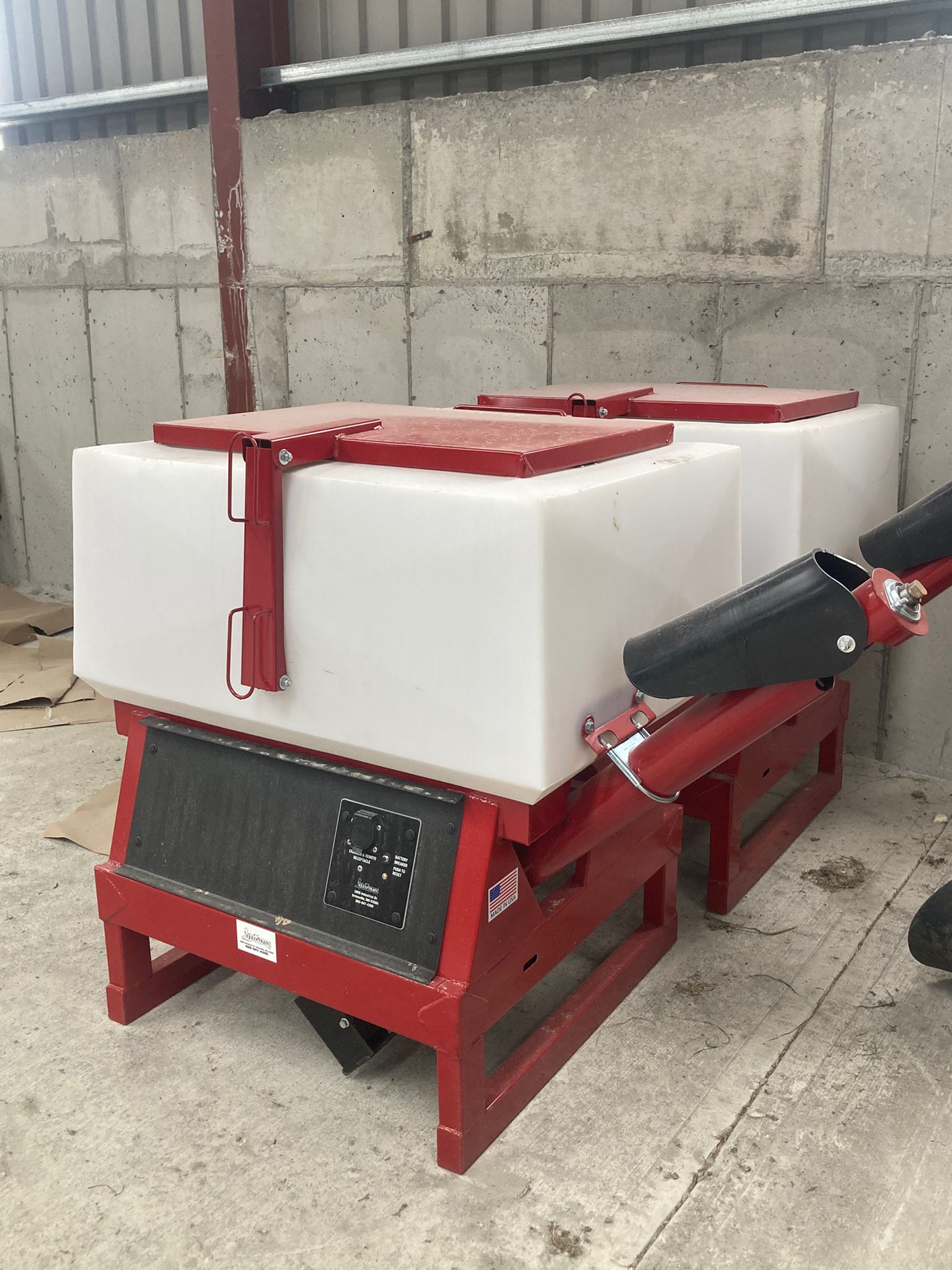 Feed Train Static Feeder for pickup or trailer mounting